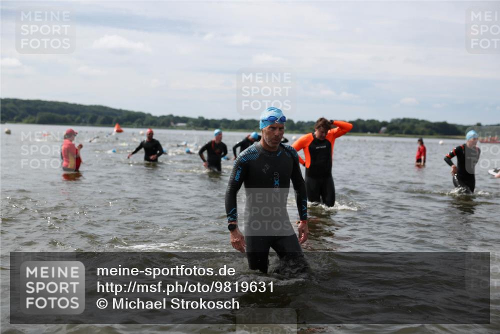 21.06.2026 - Viking Triathlon Michael Strokosch http://msf.ph/oto/9819631 21.06.2026 10:46:38 Schwimmen 156, 173, 217, 260, 341, 358, 363, 388, 414, 443, 476, 650, 670 meine-sportfotos.de