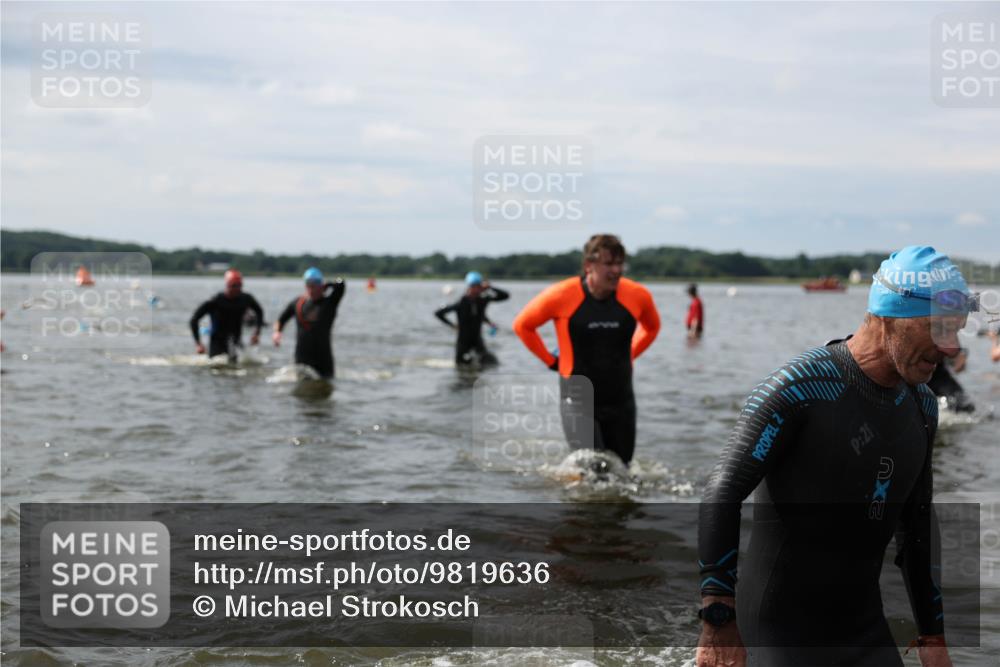 21.06.2026 - Viking Triathlon Michael Strokosch http://msf.ph/oto/9819636 21.06.2026 10:46:40 Schwimmen 156, 173, 217, 260, 313, 341, 358, 363, 414, 443, 476, 650, 670 meine-sportfotos.de