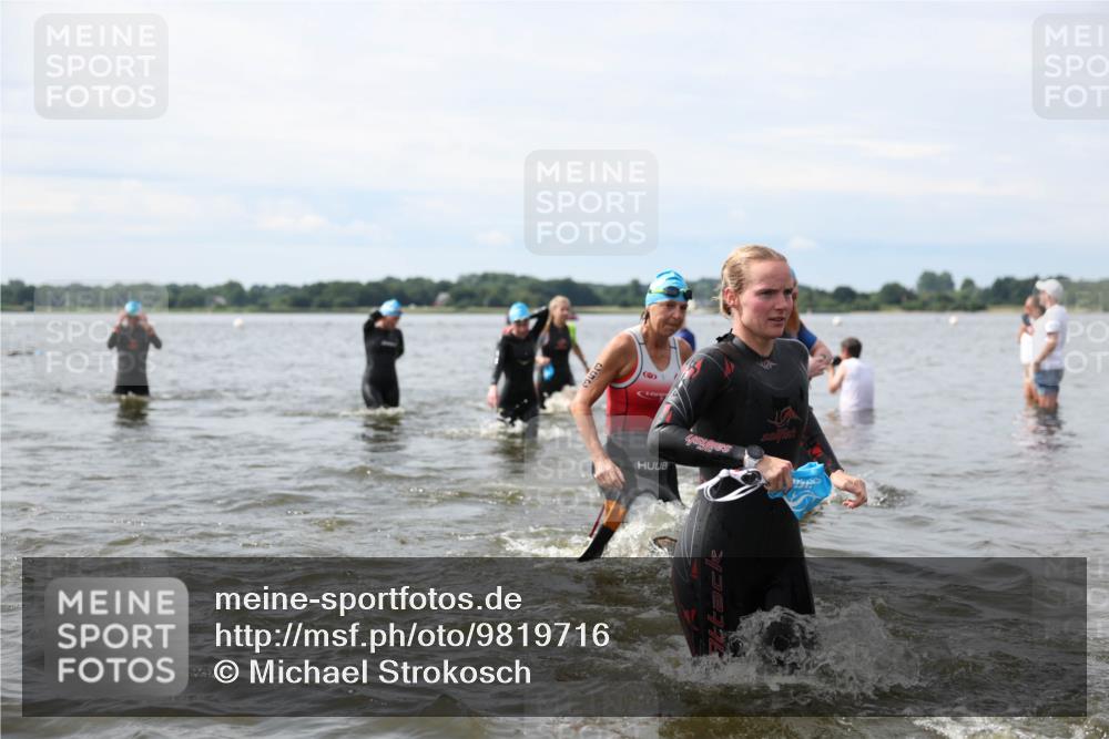 21.06.2026 - Viking Triathlon Michael Strokosch http://msf.ph/oto/9819716 21.06.2026 10:47:23 Schwimmen 56, 116, 123, 183, 212, 297, 304, 317, 352, 353, 469, 554, 571 meine-sportfotos.de
