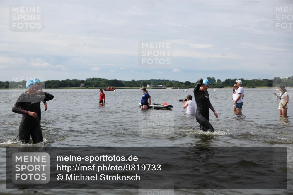 21.06.2026 - Viking Triathlon Michael Strokosch http://msf.ph/oto/9819733 21.06.2026 10:47:29 Schwimmen 56, 123, 183, 212, 297, 304, 317, 352, 353, 469, 554, 571, 574 meine-sportfotos.de