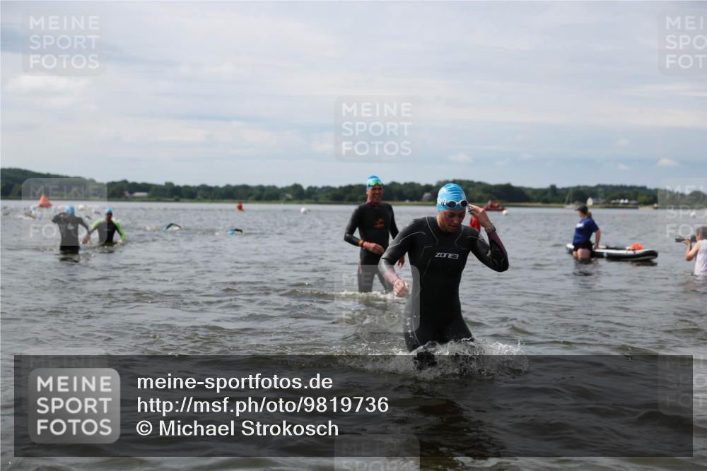 21.06.2026 - Viking Triathlon Michael Strokosch http://msf.ph/oto/9819736 21.06.2026 10:47:31 Schwimmen 56, 123, 183, 297, 304, 352, 353, 469, 554, 571, 574 meine-sportfotos.de