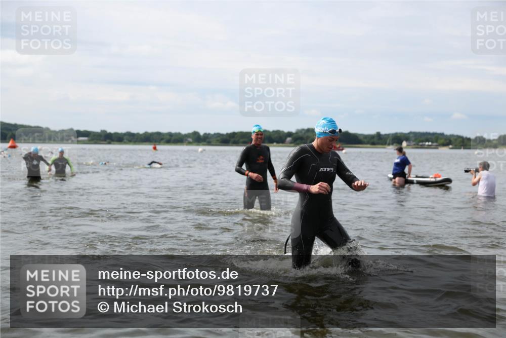 21.06.2026 - Viking Triathlon Michael Strokosch http://msf.ph/oto/9819737 21.06.2026 10:47:31 Schwimmen 56, 123, 183, 297, 304, 352, 353, 469, 554, 571, 574 meine-sportfotos.de