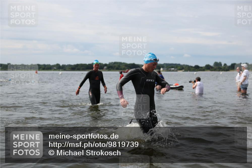 21.06.2026 - Viking Triathlon Michael Strokosch http://msf.ph/oto/9819739 21.06.2026 10:47:31 Schwimmen 56, 123, 183, 297, 304, 352, 353, 469, 554, 571, 574 meine-sportfotos.de
