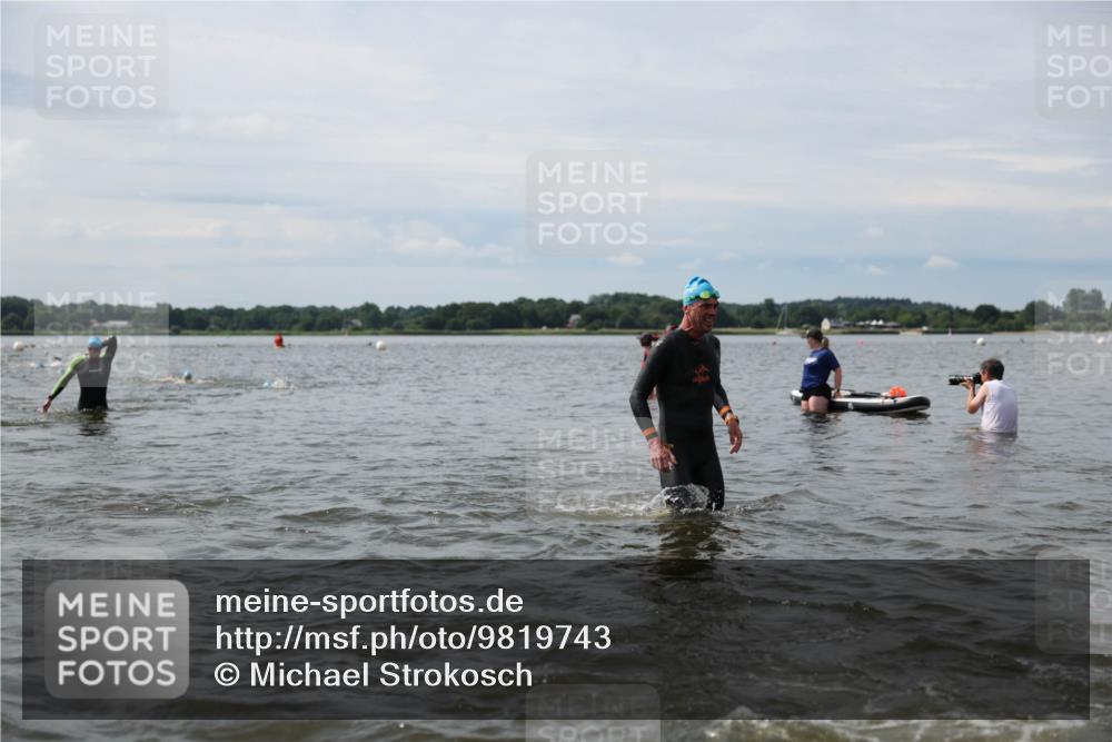 21.06.2026 - Viking Triathlon Michael Strokosch http://msf.ph/oto/9819743 21.06.2026 10:47:33 Schwimmen 56, 297, 304, 353, 469, 554, 571, 574 meine-sportfotos.de