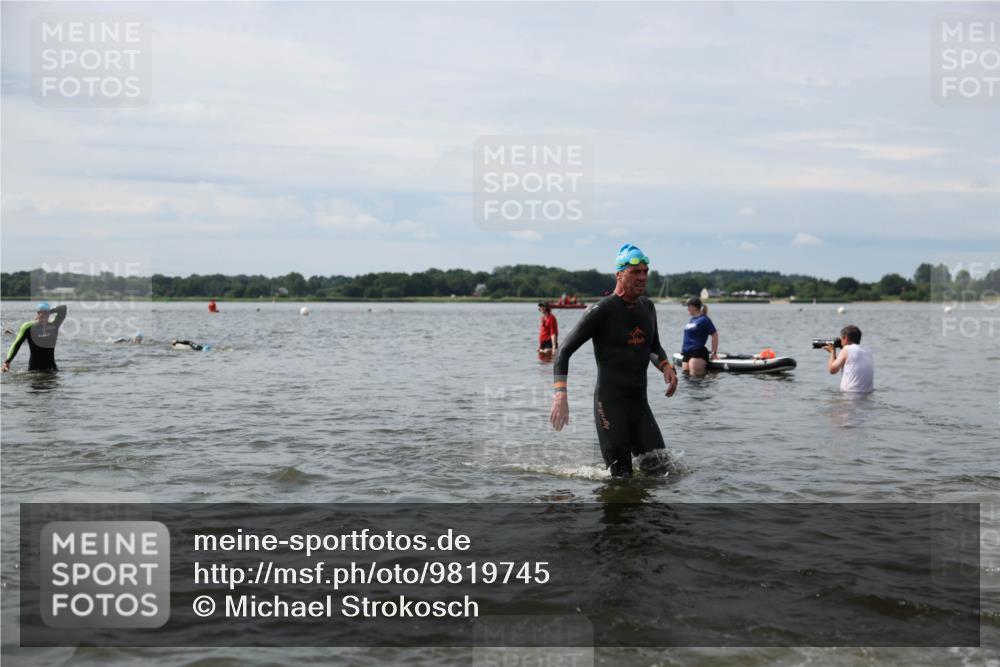 21.06.2026 - Viking Triathlon Michael Strokosch http://msf.ph/oto/9819745 21.06.2026 10:47:33 Schwimmen 56, 297, 304, 353, 469, 554, 571, 574 meine-sportfotos.de