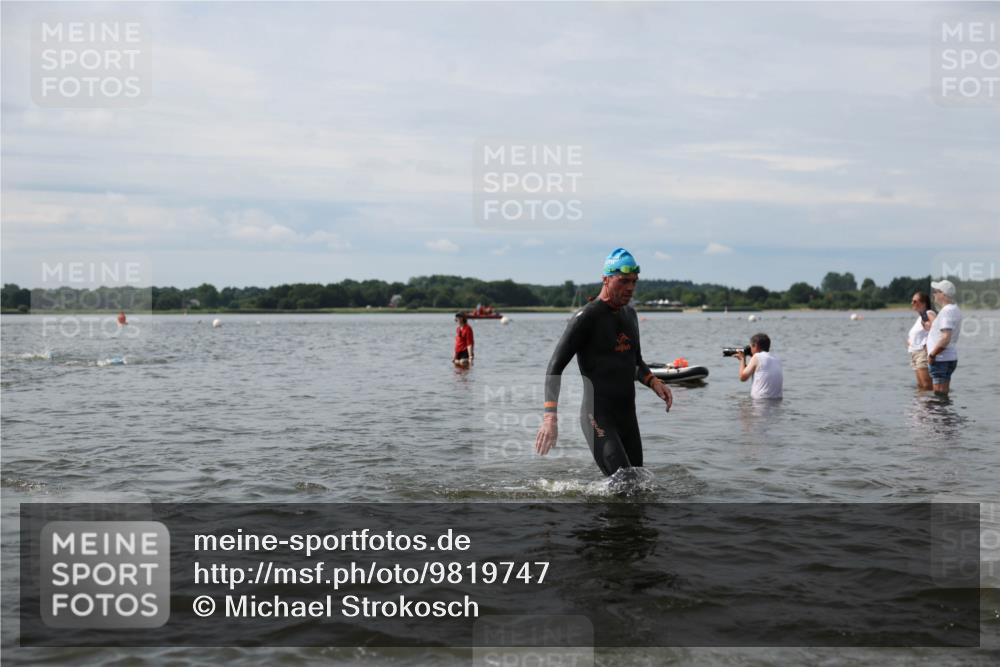 21.06.2026 - Viking Triathlon Michael Strokosch http://msf.ph/oto/9819747 21.06.2026 10:47:34 Schwimmen 56, 297, 304, 353, 469, 554, 571, 574 meine-sportfotos.de