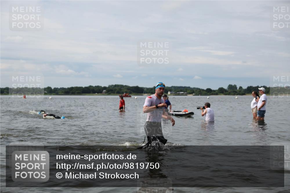 21.06.2026 - Viking Triathlon Michael Strokosch http://msf.ph/oto/9819750 21.06.2026 10:47:44 Schwimmen 56, 60, 297, 554, 574 meine-sportfotos.de