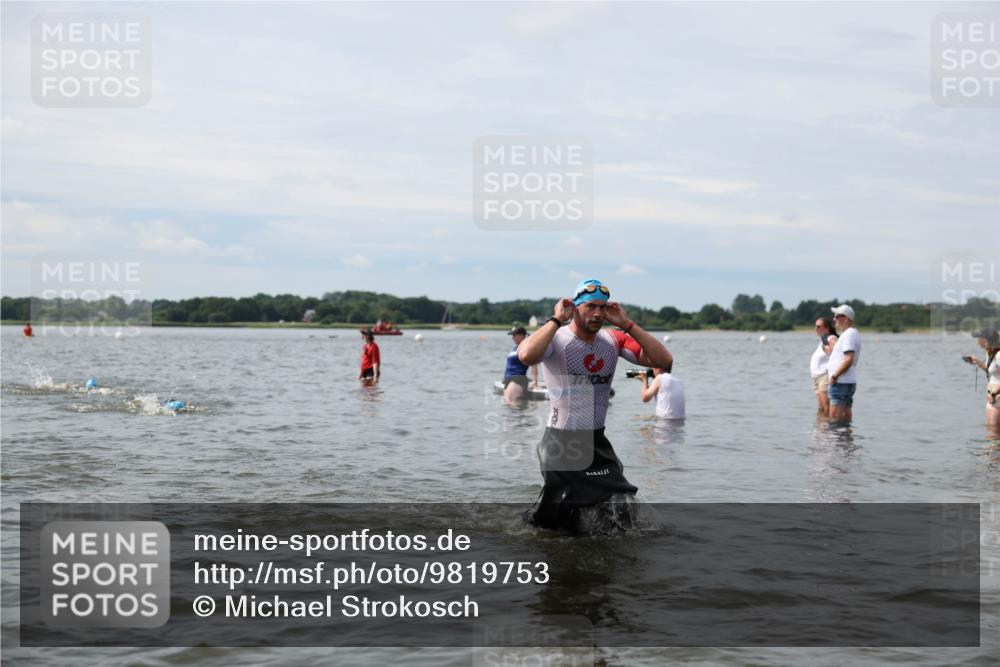 21.06.2026 - Viking Triathlon Michael Strokosch http://msf.ph/oto/9819753 21.06.2026 10:47:45 Schwimmen 56, 60, 297, 574 meine-sportfotos.de