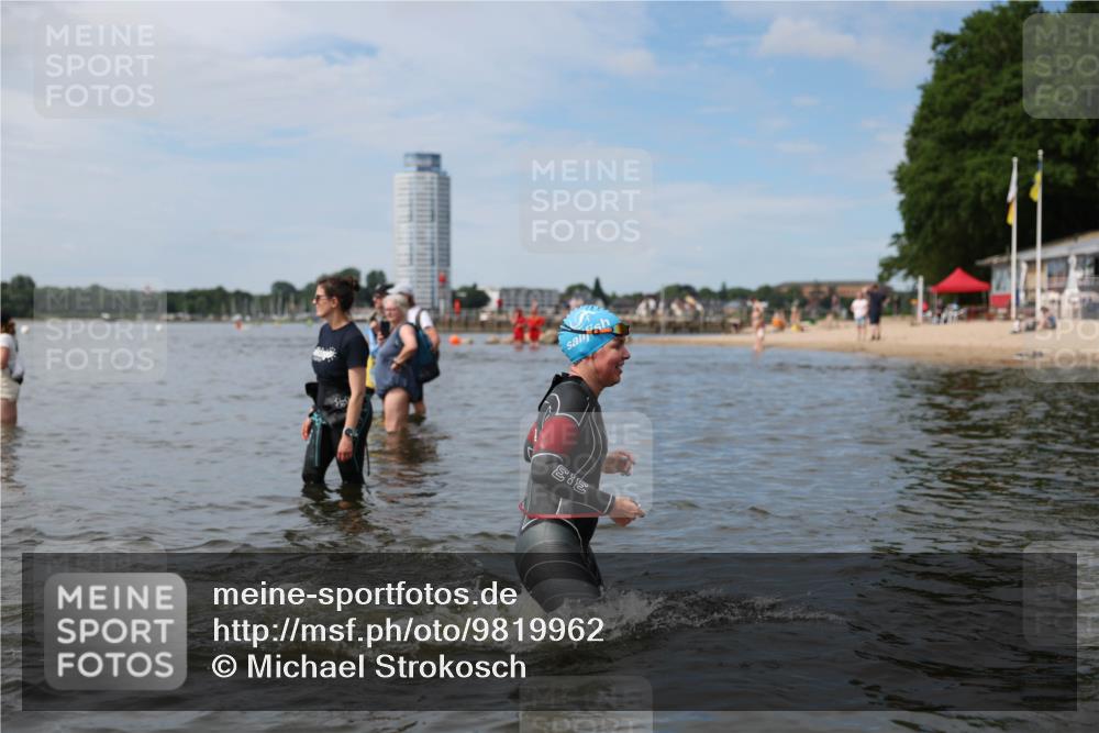 21.06.2026 - Viking Triathlon Michael Strokosch http://msf.ph/oto/9819962 21.06.2026 10:50:30 Schwimmen 57, 261, 295, 416 meine-sportfotos.de