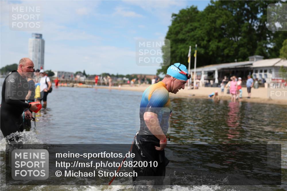 21.06.2026 - Viking Triathlon Michael Strokosch http://msf.ph/oto/9820010 21.06.2026 10:51:23 Schwimmen 335, 609, 628 meine-sportfotos.de