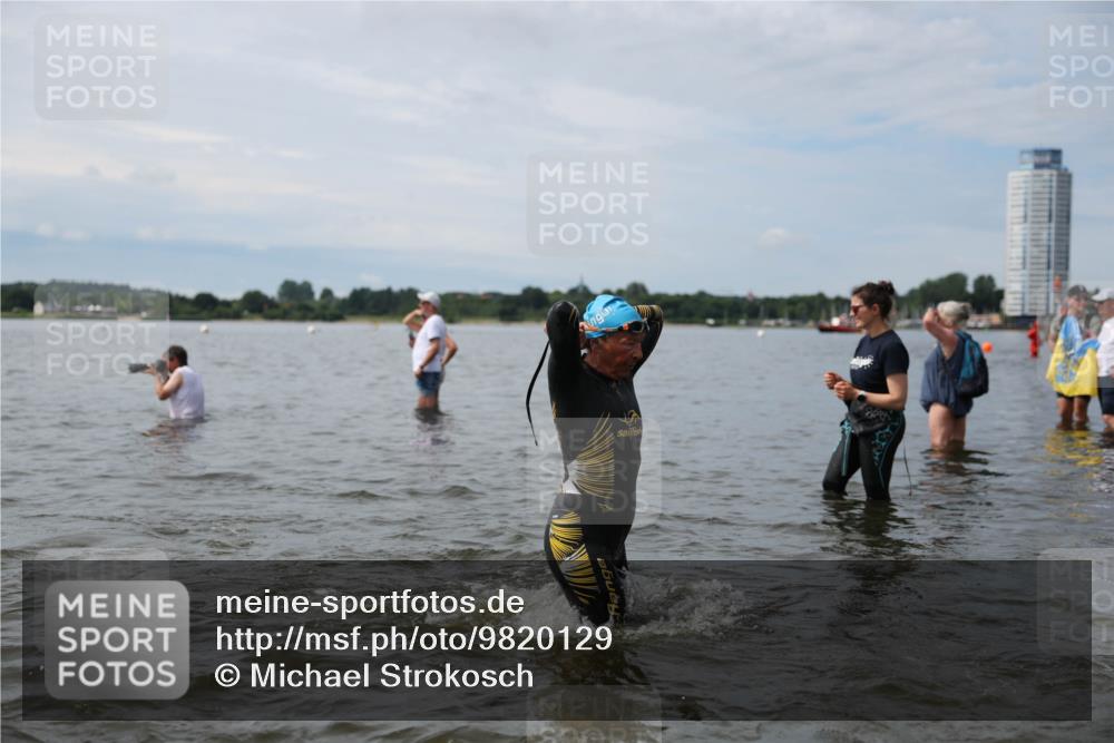 21.06.2026 - Viking Triathlon Michael Strokosch http://msf.ph/oto/9820129 21.06.2026 10:53:11 Schwimmen 92, 133, 283, 307, 433, 471, 564, 622, 661 meine-sportfotos.de