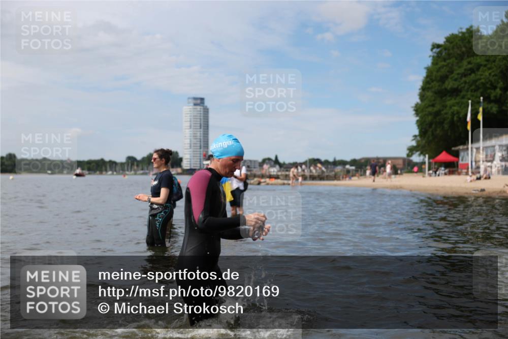 21.06.2026 - Viking Triathlon Michael Strokosch http://msf.ph/oto/9820169 21.06.2026 10:53:43 Schwimmen 97, 182, 203, 257, 365, 390, 515, 538, 607 meine-sportfotos.de