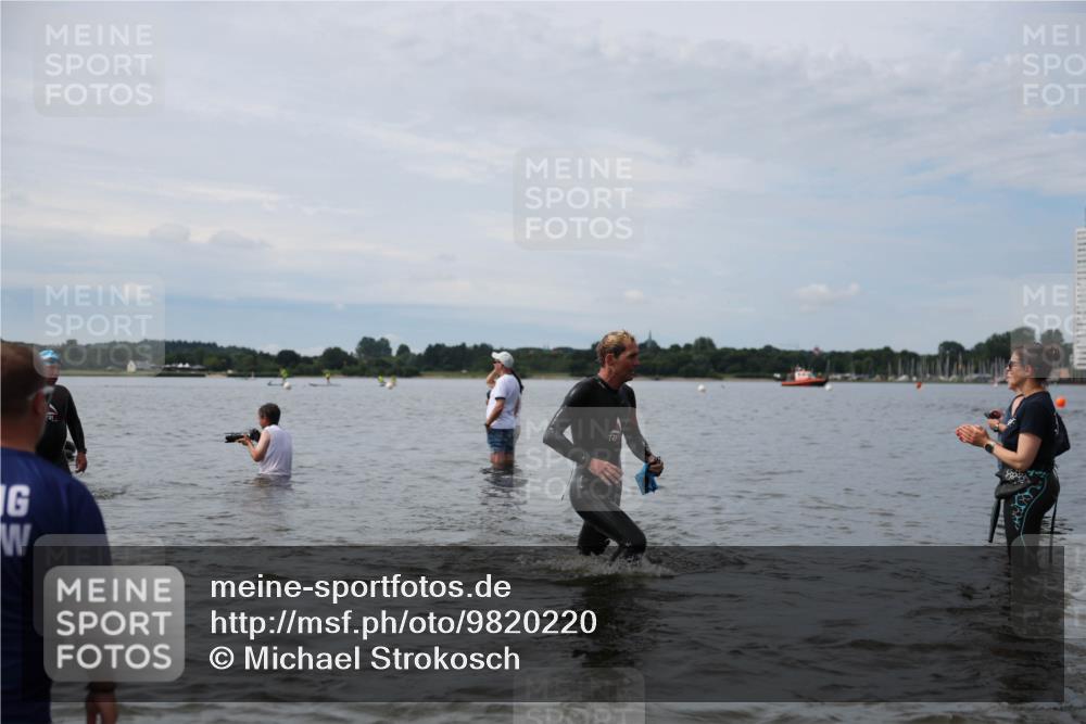 21.06.2026 - Viking Triathlon Michael Strokosch http://msf.ph/oto/9820220 21.06.2026 10:54:29 Schwimmen 275, 413, 427, 504, 557, 613 meine-sportfotos.de