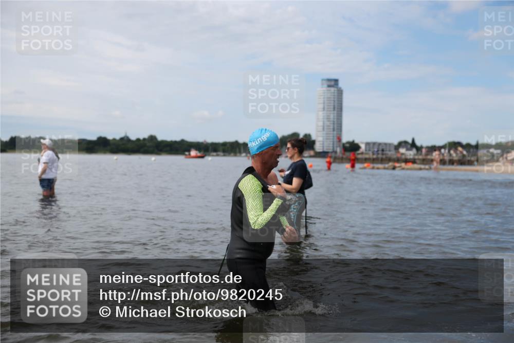 21.06.2026 - Viking Triathlon Michael Strokosch http://msf.ph/oto/9820245 21.06.2026 10:54:43 Schwimmen 52, 244, 275, 309, 347, 424, 504, 509, 613 meine-sportfotos.de