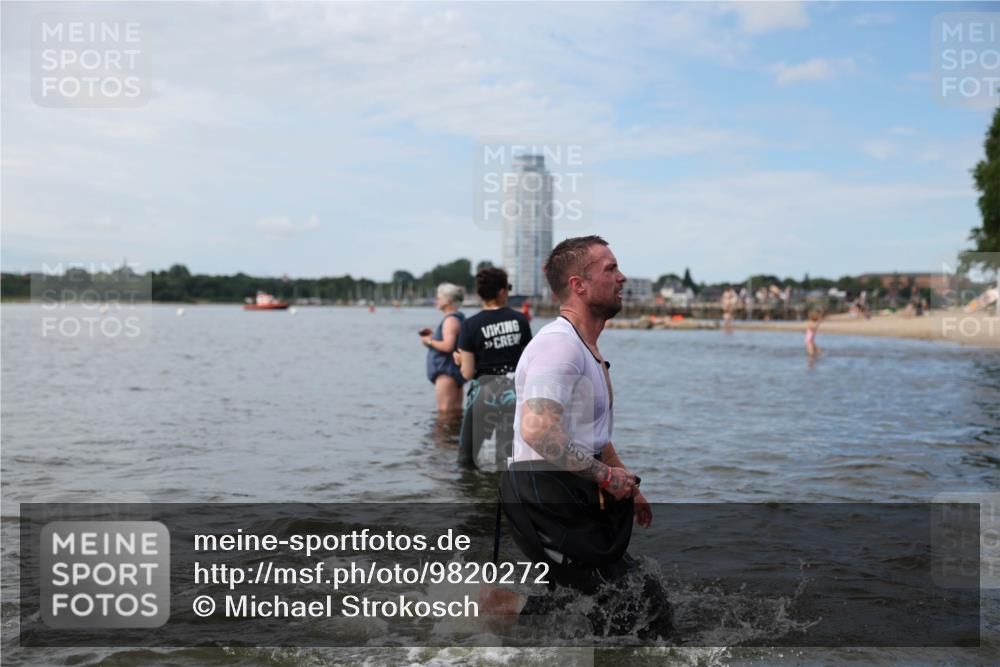 21.06.2026 - Viking Triathlon Michael Strokosch http://msf.ph/oto/9820272 21.06.2026 10:54:53 Schwimmen 52, 160, 244, 275, 309, 347, 424, 509 meine-sportfotos.de