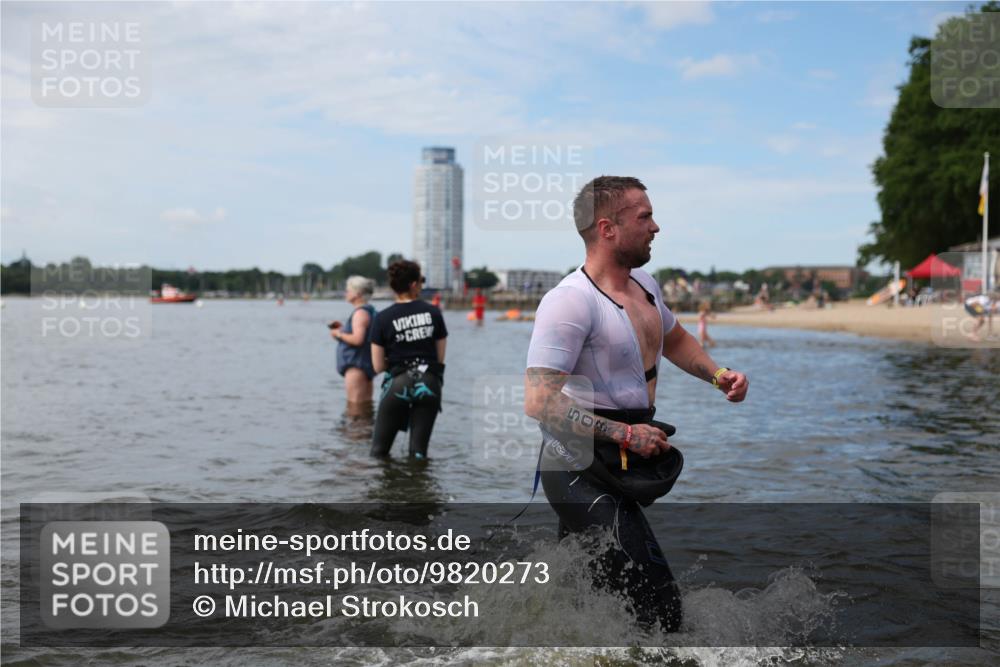 21.06.2026 - Viking Triathlon Michael Strokosch http://msf.ph/oto/9820273 21.06.2026 10:54:54 Schwimmen 52, 160, 244, 275, 309, 347, 424, 509 meine-sportfotos.de
