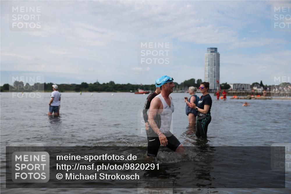 21.06.2026 - Viking Triathlon Michael Strokosch http://msf.ph/oto/9820291 21.06.2026 10:55:12 Schwimmen 305, 344, 561, 566 meine-sportfotos.de