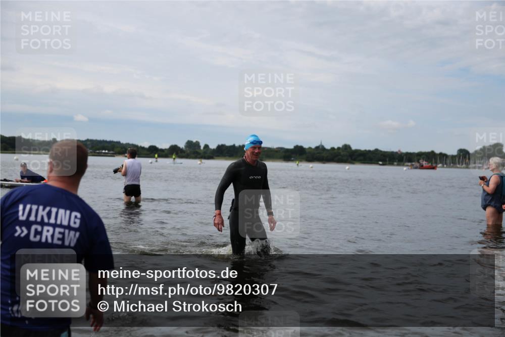 21.06.2026 - Viking Triathlon Michael Strokosch http://msf.ph/oto/9820307 21.06.2026 10:55:31 Schwimmen 77, 81, 417, 561 meine-sportfotos.de