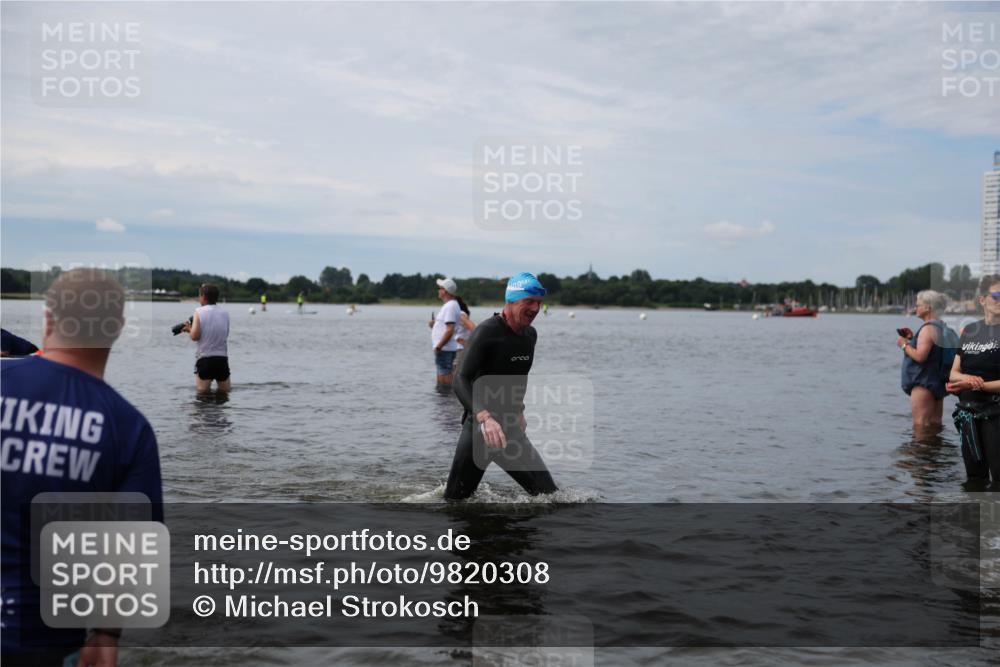 21.06.2026 - Viking Triathlon Michael Strokosch http://msf.ph/oto/9820308 21.06.2026 10:55:31 Schwimmen 77, 81, 417, 561 meine-sportfotos.de