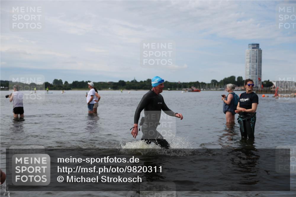 21.06.2026 - Viking Triathlon Michael Strokosch http://msf.ph/oto/9820311 21.06.2026 10:55:32 Schwimmen 77, 81, 417, 561 meine-sportfotos.de