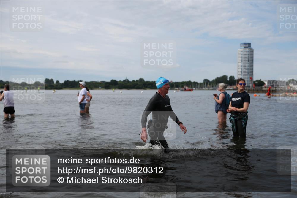 21.06.2026 - Viking Triathlon Michael Strokosch http://msf.ph/oto/9820312 21.06.2026 10:55:32 Schwimmen 77, 81, 417, 561 meine-sportfotos.de