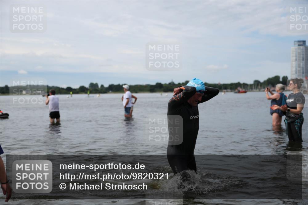 21.06.2026 - Viking Triathlon Michael Strokosch http://msf.ph/oto/9820321 21.06.2026 10:55:36 Schwimmen 77, 81, 264, 417 meine-sportfotos.de