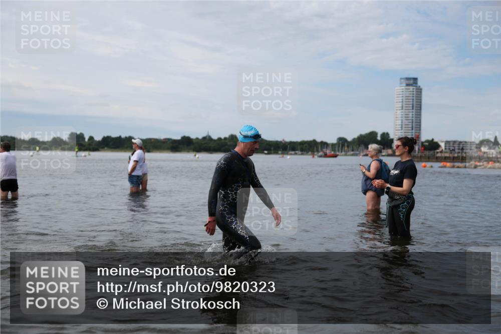 21.06.2026 - Viking Triathlon Michael Strokosch http://msf.ph/oto/9820323 21.06.2026 10:55:41 Schwimmen 77, 81, 264, 417 meine-sportfotos.de
