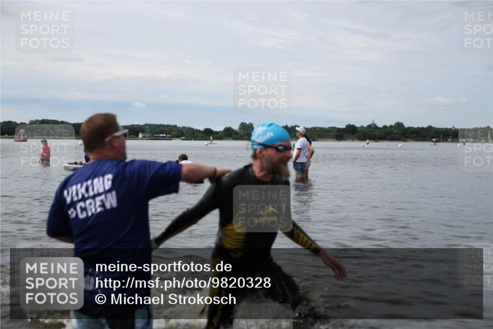 21.06.2026 - Viking Triathlon Michael Strokosch http://msf.ph/oto/9820328 21.06.2026 10:55:53 Schwimmen 77, 117, 264 meine-sportfotos.de