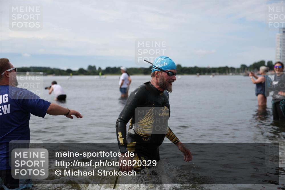 21.06.2026 - Viking Triathlon Michael Strokosch http://msf.ph/oto/9820329 21.06.2026 10:55:53 Schwimmen 77, 117, 264 meine-sportfotos.de