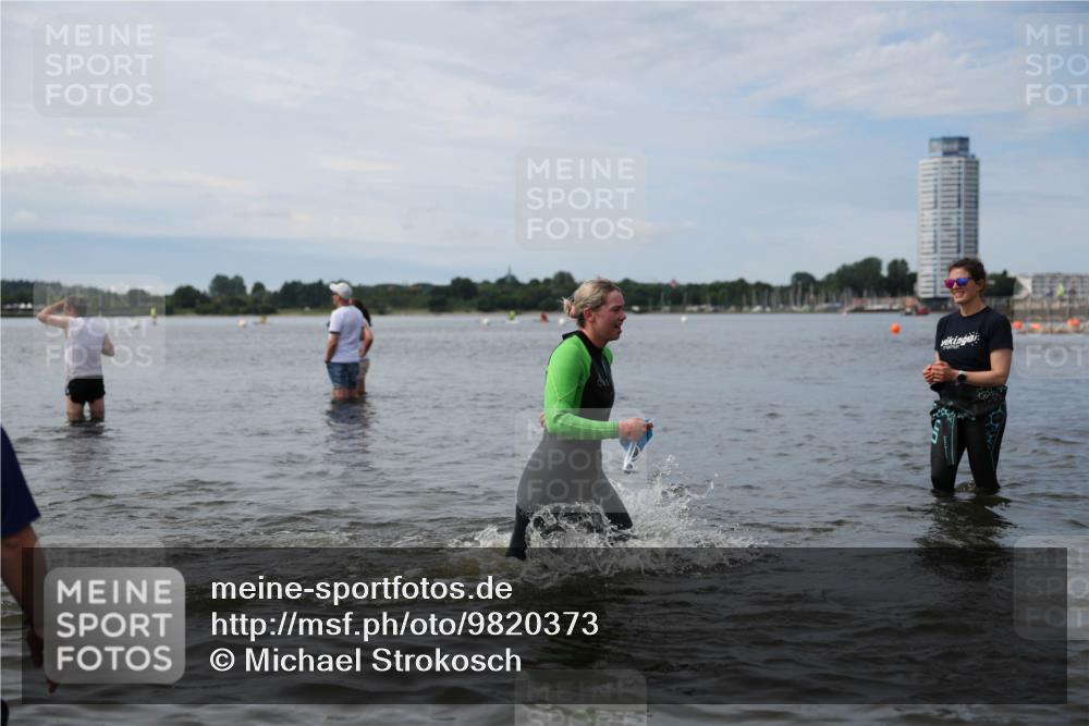 21.06.2026 - Viking Triathlon Michael Strokosch http://msf.ph/oto/9820373 21.06.2026 10:56:21 Schwimmen 24, 127, 357, 374 meine-sportfotos.de