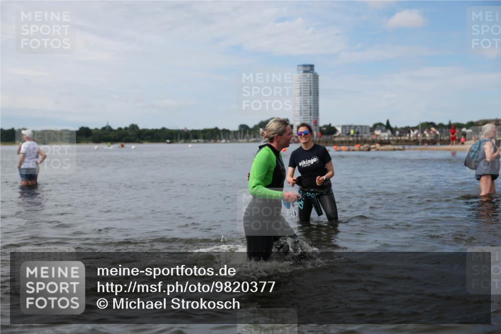 21.06.2026 - Viking Triathlon Michael Strokosch http://msf.ph/oto/9820377 21.06.2026 10:56:22 Schwimmen 24, 127, 357, 374 meine-sportfotos.de