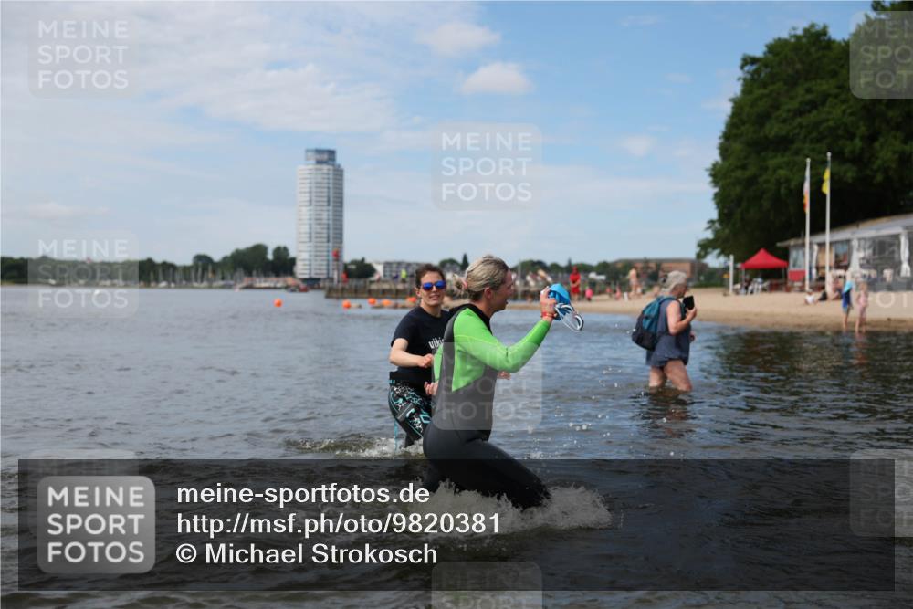 21.06.2026 - Viking Triathlon Michael Strokosch http://msf.ph/oto/9820381 21.06.2026 10:56:23 Schwimmen 24, 127, 357, 374 meine-sportfotos.de