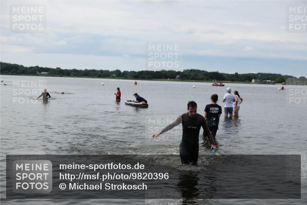 21.06.2026 - Viking Triathlon Michael Strokosch http://msf.ph/oto/9820396 21.06.2026 10:57:13 Schwimmen 401 meine-sportfotos.de