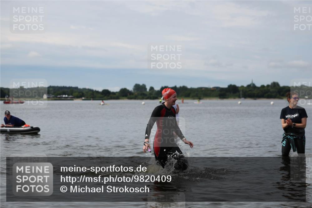 21.06.2026 - Viking Triathlon Michael Strokosch http://msf.ph/oto/9820409 21.06.2026 10:57:30 Schwimmen 652 meine-sportfotos.de