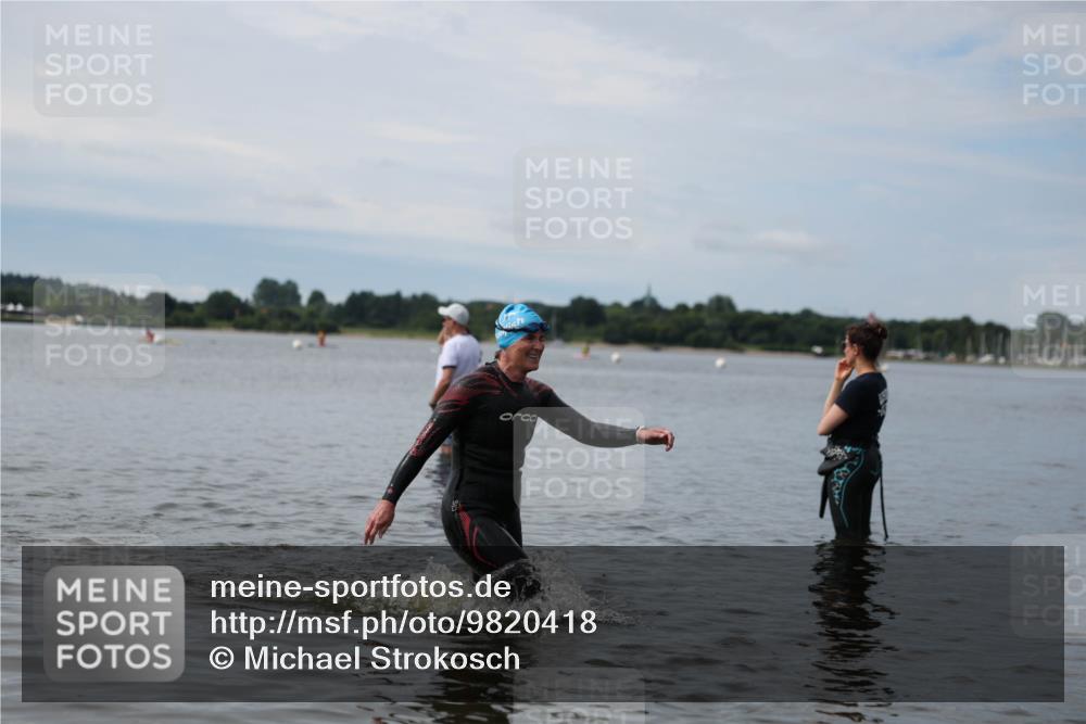 21.06.2026 - Viking Triathlon Michael Strokosch http://msf.ph/oto/9820418 21.06.2026 10:57:46 Schwimmen 224 meine-sportfotos.de