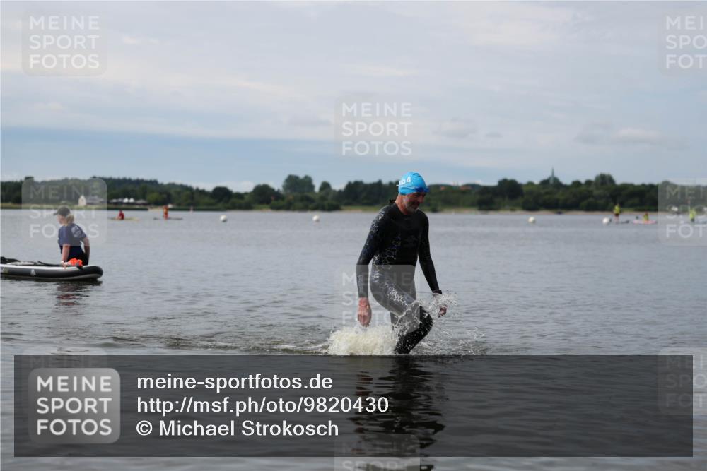 21.06.2026 - Viking Triathlon Michael Strokosch http://msf.ph/oto/9820430 21.06.2026 10:58:25 Schwimmen 439 meine-sportfotos.de