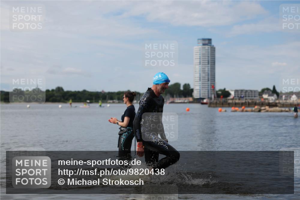 21.06.2026 - Viking Triathlon Michael Strokosch http://msf.ph/oto/9820438 21.06.2026 10:58:28 Schwimmen 439 meine-sportfotos.de