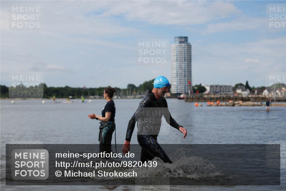 21.06.2026 - Viking Triathlon Michael Strokosch http://msf.ph/oto/9820439 21.06.2026 10:58:28 Schwimmen 439 meine-sportfotos.de