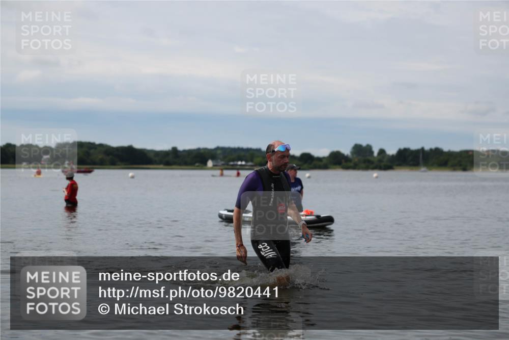 21.06.2026 - Viking Triathlon Michael Strokosch http://msf.ph/oto/9820441 21.06.2026 10:58:40 Schwimmen 141 meine-sportfotos.de