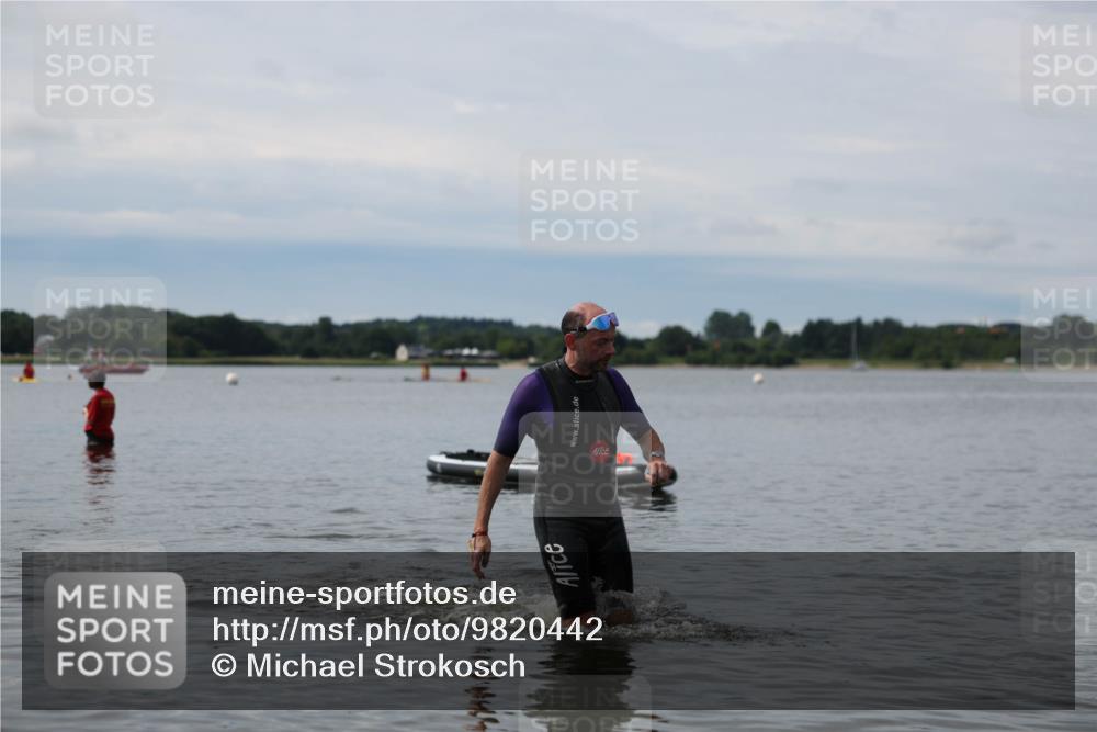 21.06.2026 - Viking Triathlon Michael Strokosch http://msf.ph/oto/9820442 21.06.2026 10:58:40 Schwimmen 141 meine-sportfotos.de