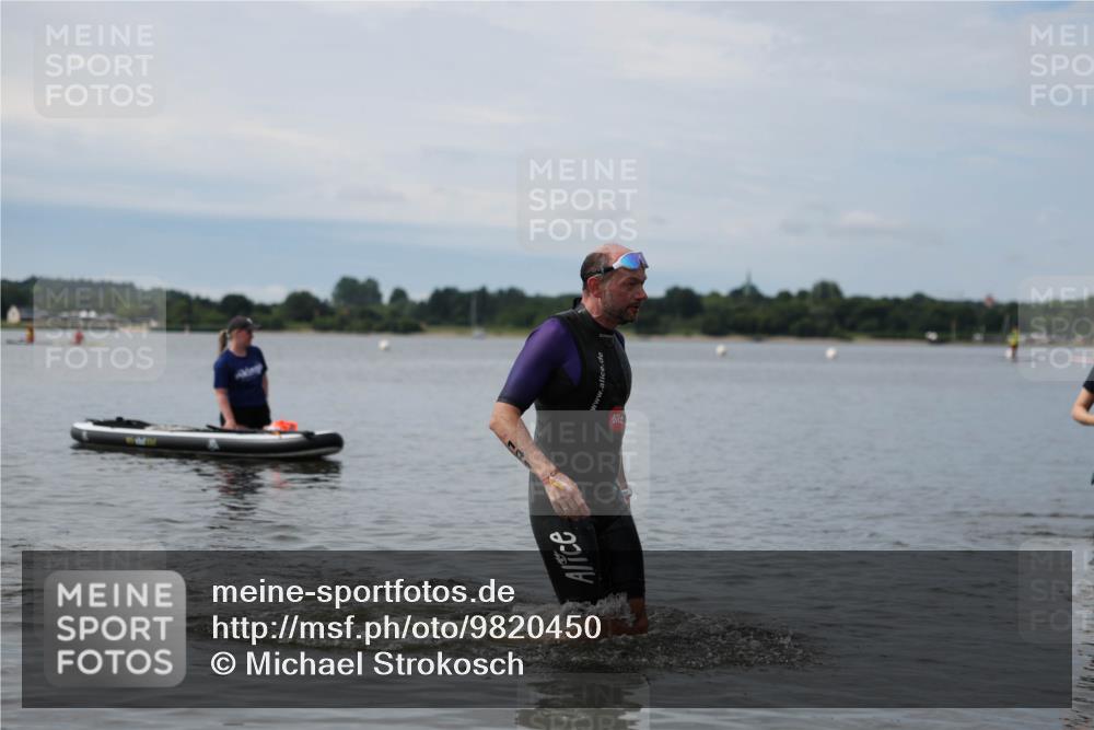 21.06.2026 - Viking Triathlon Michael Strokosch http://msf.ph/oto/9820450 21.06.2026 10:58:42 Schwimmen 141 meine-sportfotos.de