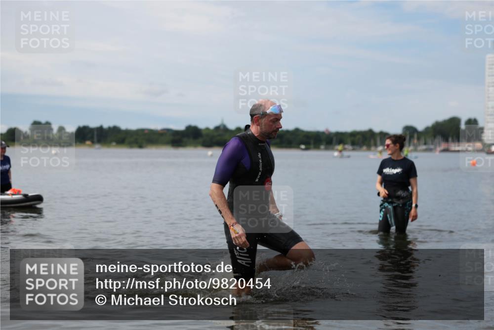 21.06.2026 - Viking Triathlon Michael Strokosch http://msf.ph/oto/9820454 21.06.2026 10:58:43 Schwimmen 141 meine-sportfotos.de