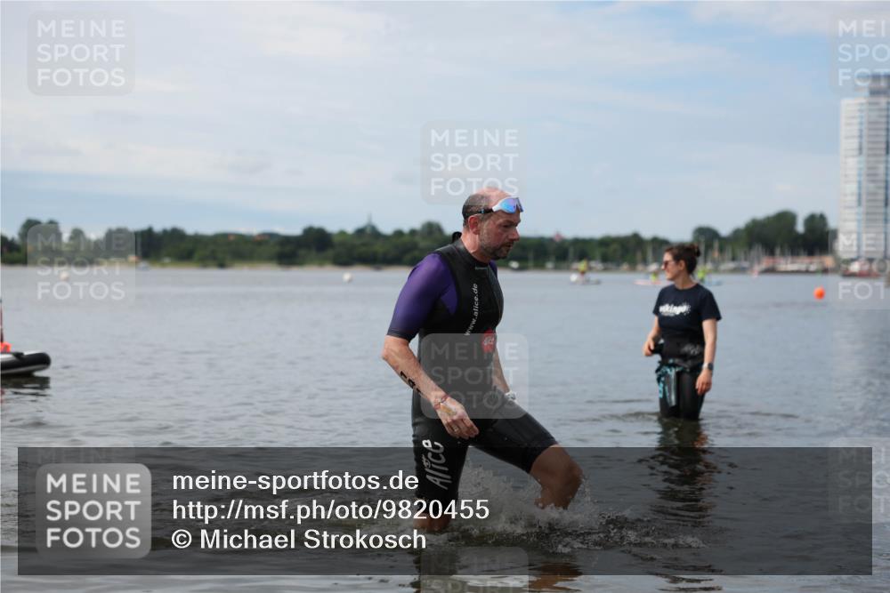 21.06.2026 - Viking Triathlon Michael Strokosch http://msf.ph/oto/9820455 21.06.2026 10:58:43 Schwimmen 141 meine-sportfotos.de