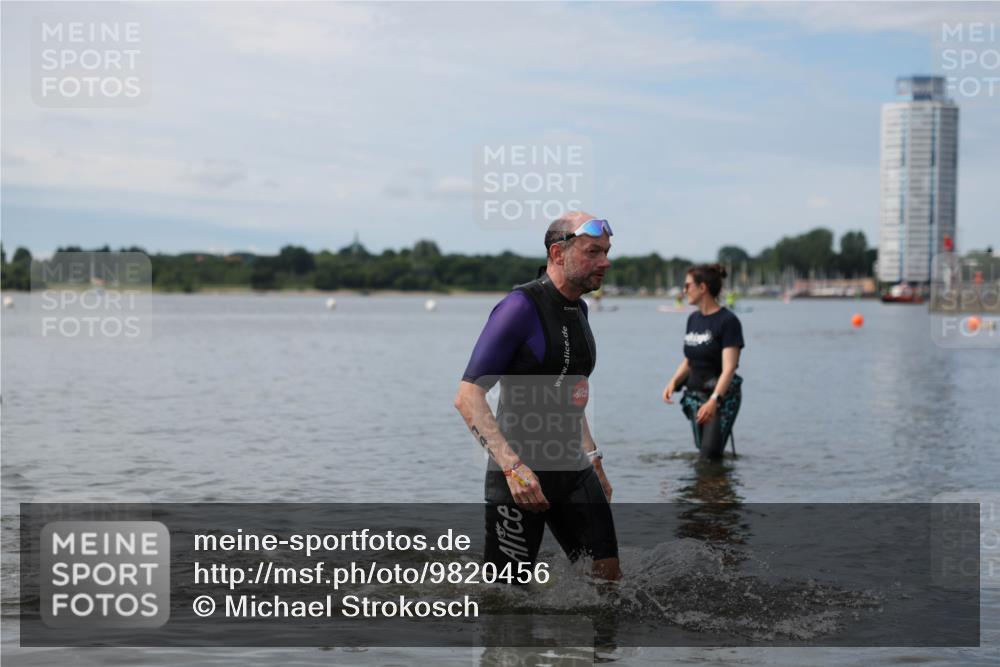 21.06.2026 - Viking Triathlon Michael Strokosch http://msf.ph/oto/9820456 21.06.2026 10:58:43 Schwimmen 141 meine-sportfotos.de