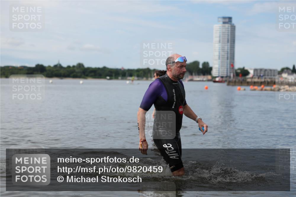 21.06.2026 - Viking Triathlon Michael Strokosch http://msf.ph/oto/9820459 21.06.2026 10:58:44 Schwimmen 141 meine-sportfotos.de