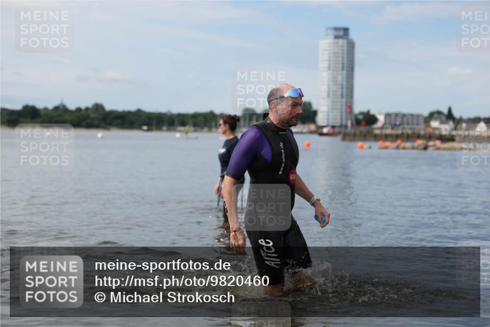 21.06.2026 - Viking Triathlon Michael Strokosch http://msf.ph/oto/9820460 21.06.2026 10:58:44 Schwimmen 141 meine-sportfotos.de