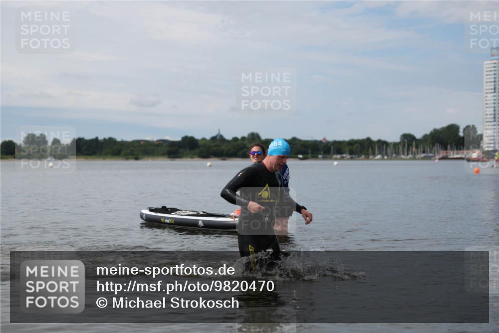21.06.2026 - Viking Triathlon Michael Strokosch http://msf.ph/oto/9820470 21.06.2026 10:59:10 Schwimmen 106, 253 meine-sportfotos.de