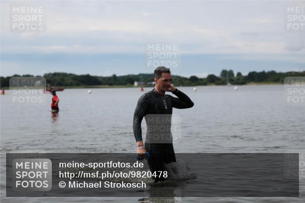 21.06.2026 - Viking Triathlon Michael Strokosch http://msf.ph/oto/9820478 21.06.2026 10:59:18 Schwimmen 106, 253 meine-sportfotos.de