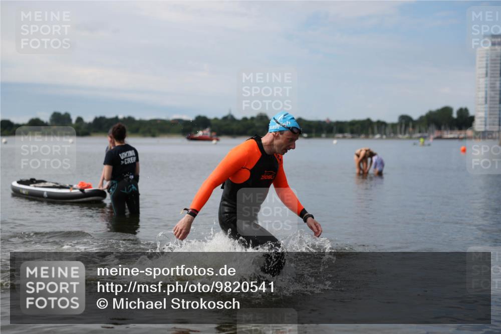 21.06.2026 - Viking Triathlon Michael Strokosch http://msf.ph/oto/9820541 21.06.2026 11:02:51 Schwimmen 379 meine-sportfotos.de