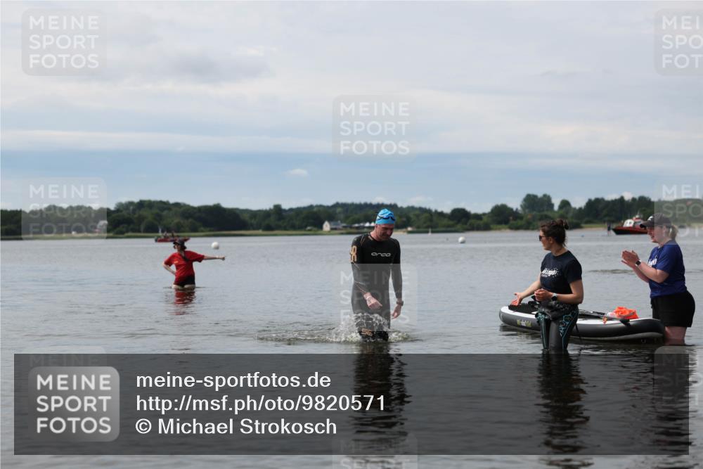 21.06.2026 - Viking Triathlon Michael Strokosch http://msf.ph/oto/9820571 21.06.2026 11:04:05 Schwimmen 421 meine-sportfotos.de